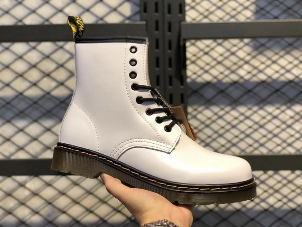 Dr Martens 2019新款 馬丁大夫8孔系帶短靴馬丁靴